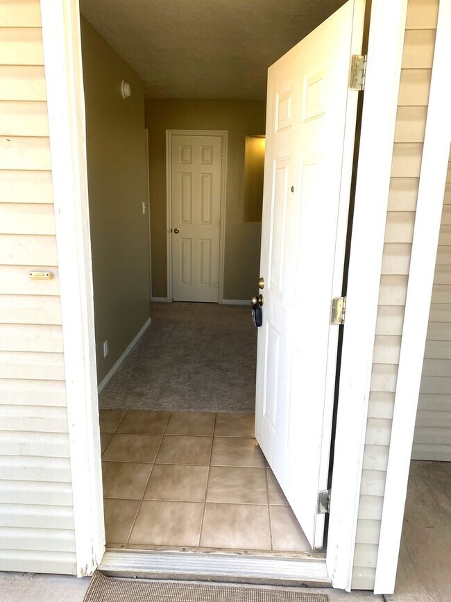 Foto del edificio - BEAUTIFUL 2 BEDROOM TOWNHOUSE IN HURRICANE!!!
