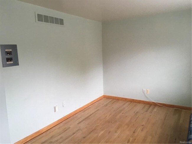 Foto del edificio - 29448 Hoover Rd