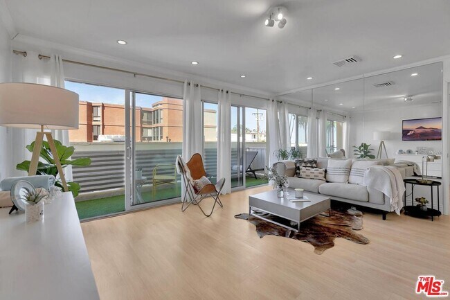 Building Photo - 101 California Ave