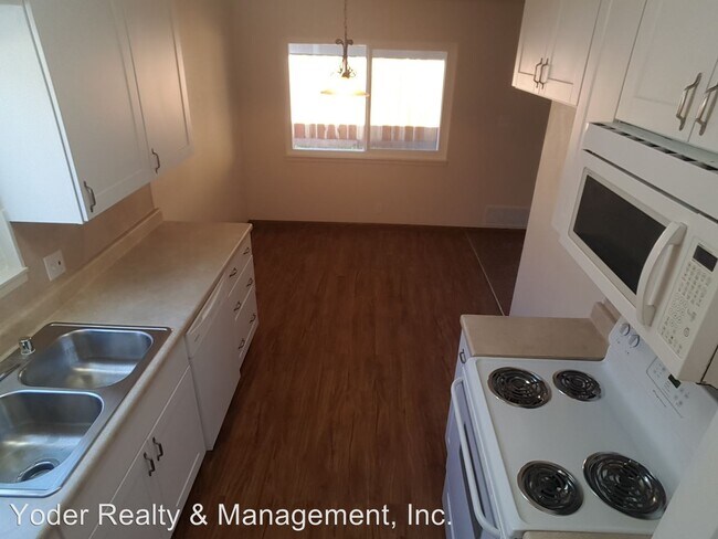 Building Photo - 2606-2606 Chester Dr