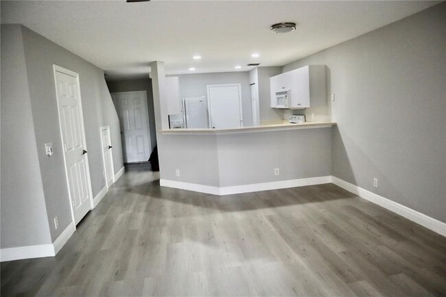 Building Photo - 8656 S Southgate Shores Cir