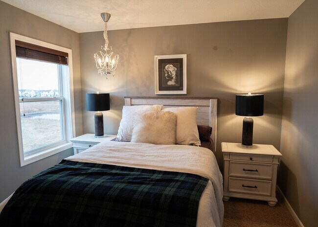 Foto del edificio - 8481 Portage Ln E