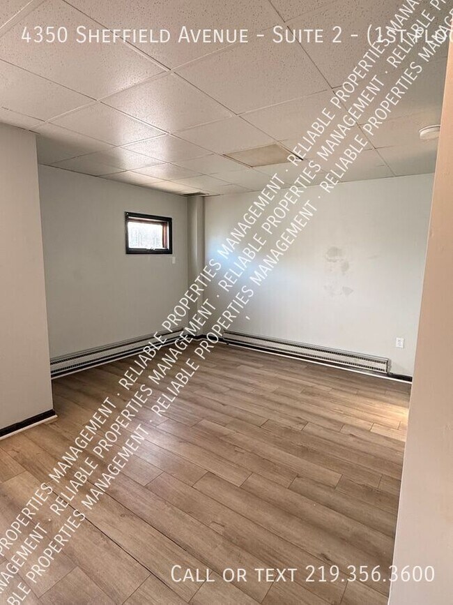 Foto del edificio - 4350 Sheffield Ave