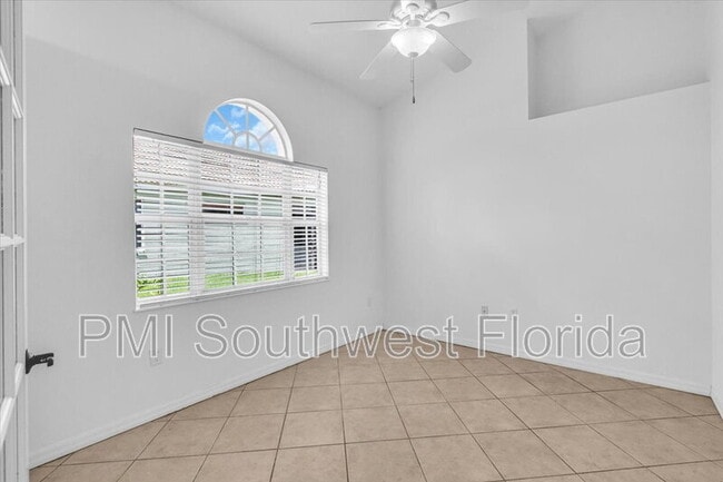 Foto del edificio - 6393 Rookery Cir