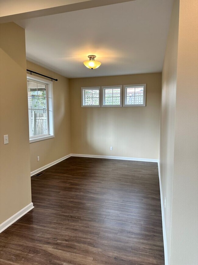 Foto del edificio - 5bd/2.5ba Renton House