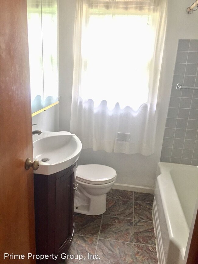 Foto del edificio - 3 br, 1 bath House - 1102 S. Western Ave.