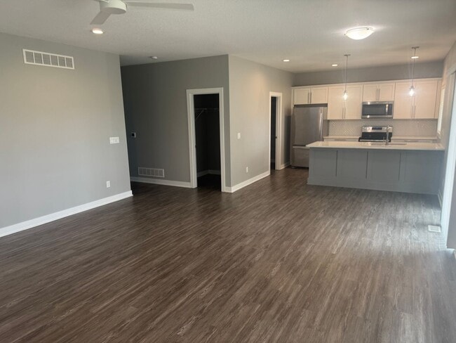 Building Photo - 8879 Primo Ln