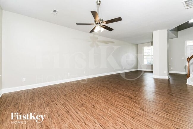 Building Photo - 220 Outwater Ridge Dr