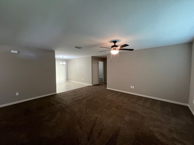 Building Photo - GORGEOUS 3 BD/2BA Home in Beautiful Ocala!...