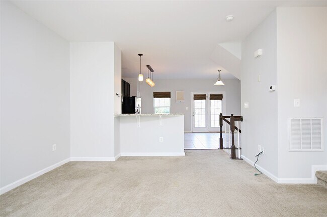 Building Photo - 476 Rolkin Rd