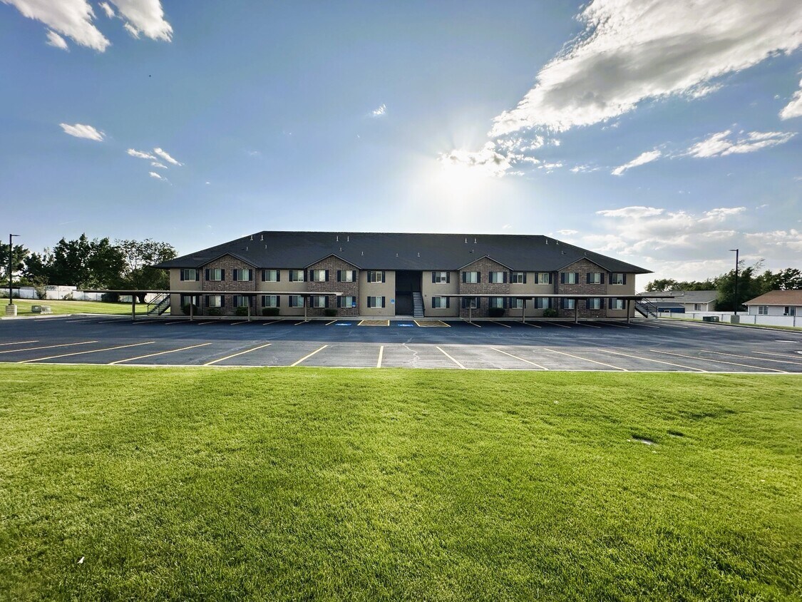 Foto principal - 580 S Center St