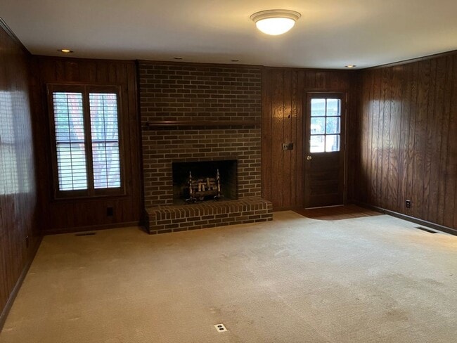 Foto del edificio - Fabulous Ranch on a Large Corner Lot