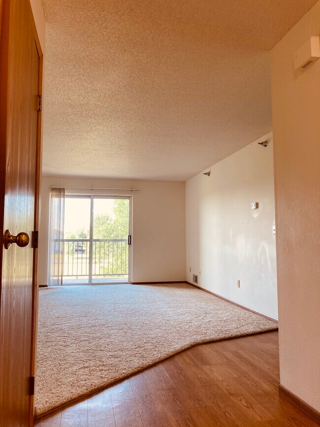 Building Photo - Summerfield Thief River Falls Townhomes