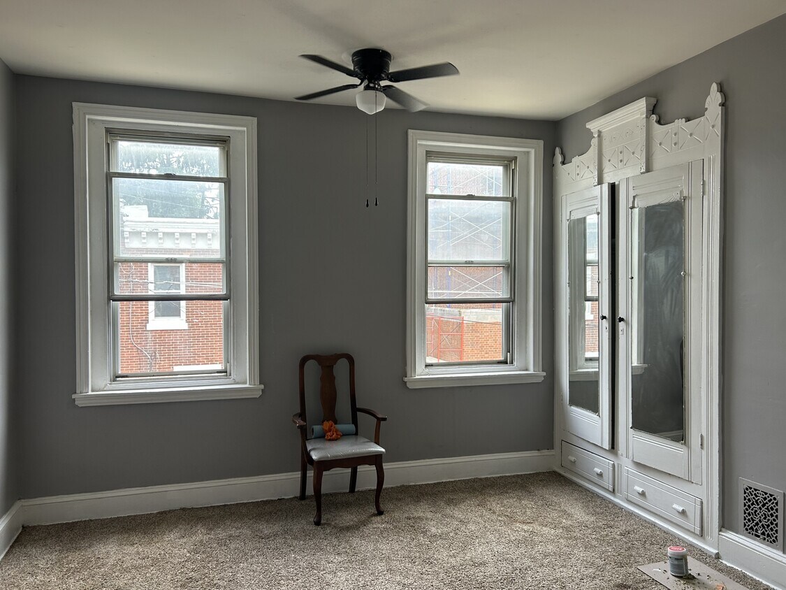 Foto principal - 3558 Joyce St
