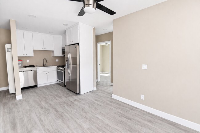 Foto del edificio - 3 Bed / 1 Bath – Prime Rockford Dr Location (Walk to Campus!)