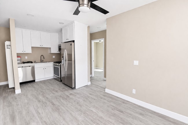 Building Photo - 3 Bed / 1 Bath – Prime Rockford Dr Location (Walk to Campus!)