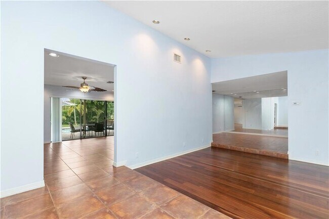 Foto del edificio - 406 NW 101st Terrace
