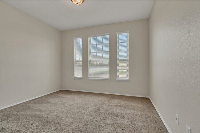 Building Photo - 9028 Zubia Ln