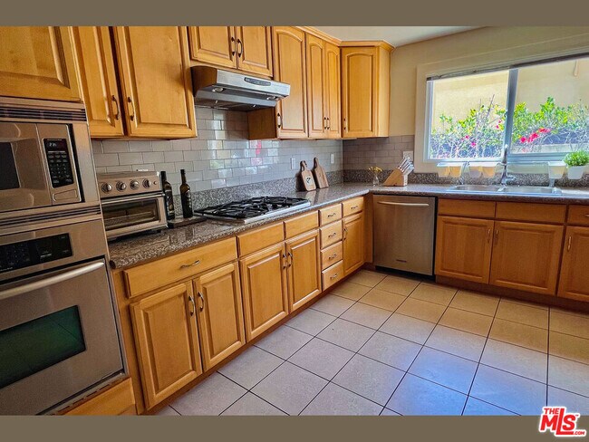 Building Photo - 2543 Woodlyn Rd