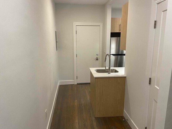 Building Photo - 111 Park Dr