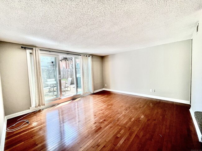 Building Photo - 117 Wooster St