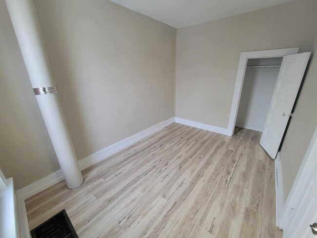 Building Photo - 1402 3rd St