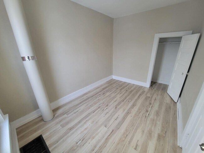 Foto del edificio - 1402 3rd St