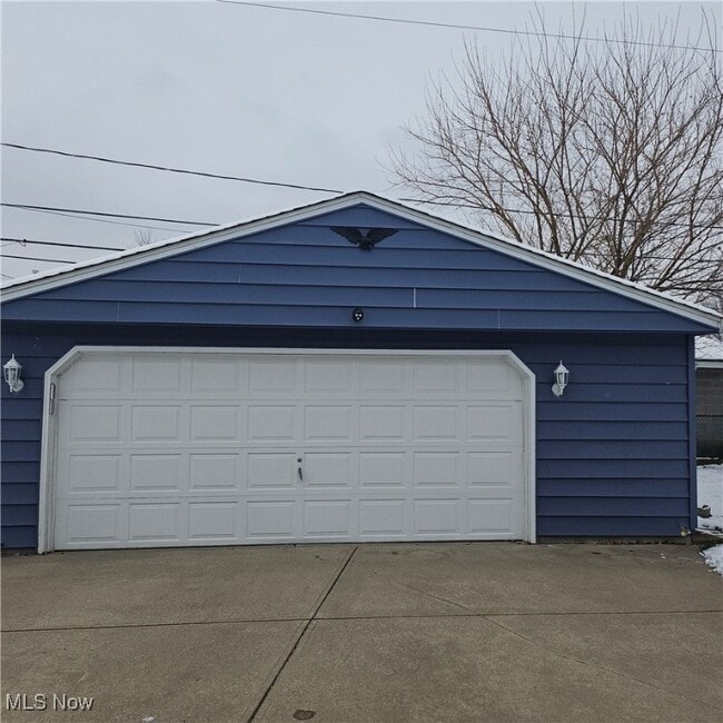 Building Photo - 12400 Orme Rd