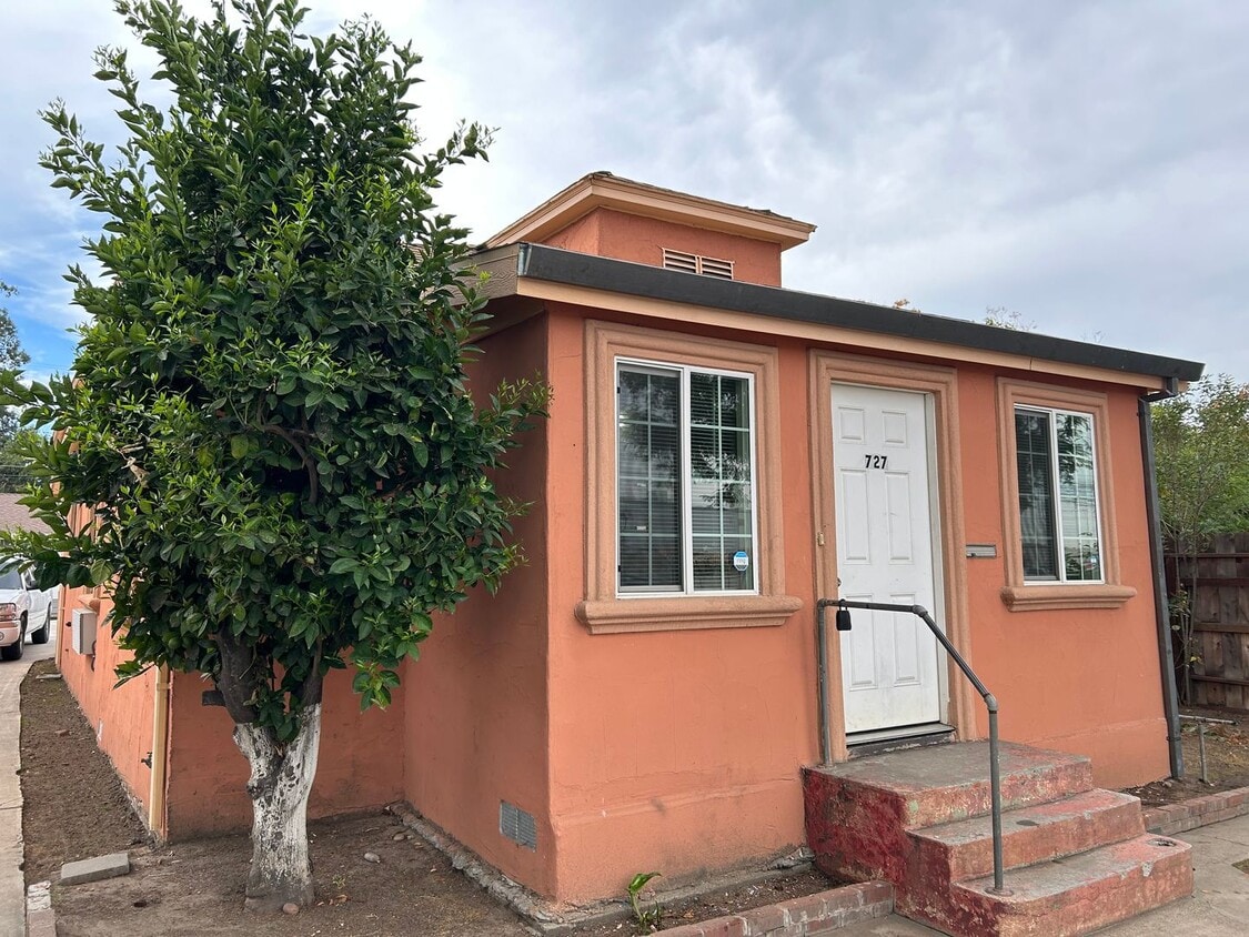 Primary Photo - Spacious 2 Bed 2 Bath Close to Downtown