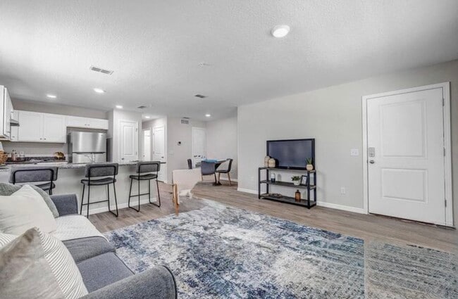 Building Photo - 11470 Oakfield Ct