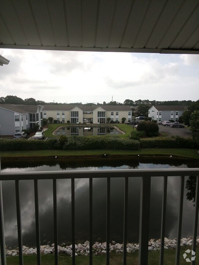 Building Photo - 2268L Essex Dr