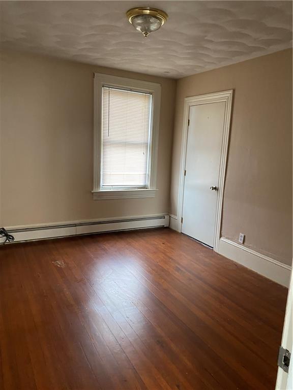 Building Photo - 25 Thompson Ave