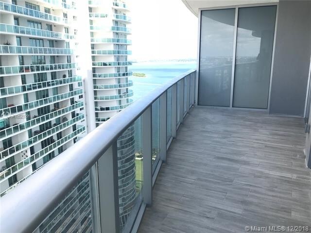 Foto del edificio - 488 NE 18th St