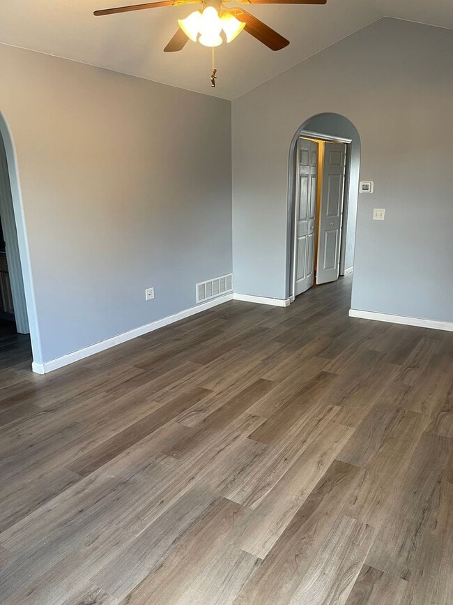 Building Photo - Charming 3 Bed, 2 Bath Home in Prime Belgr...