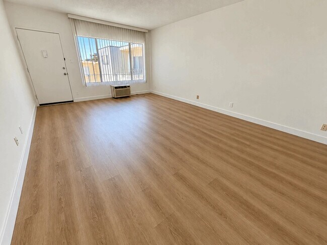Foto del edificio - 1828 Prosser Ave