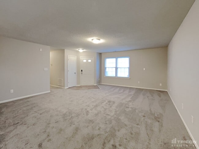 Building Photo - 1679 Long Lake Dr