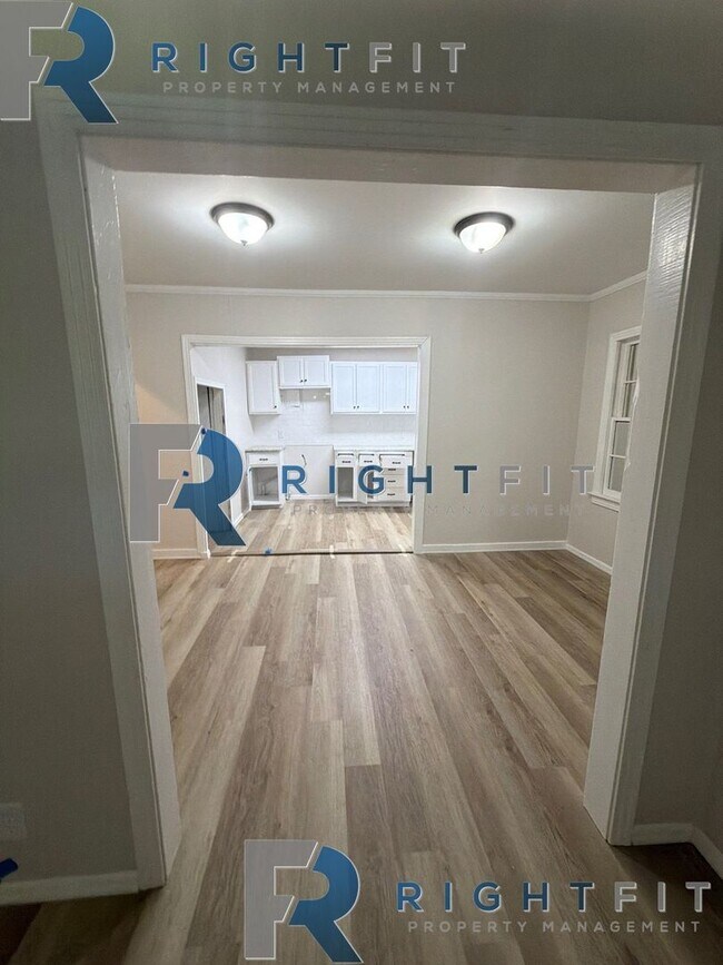 Building Photo - Newly Renovated Home in Wake Village