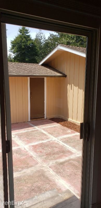 Building Photo - 3 br, 1.5 bath House - 31761 Hwy 20