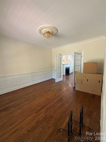 Foto del edificio - 5906 Sharon Hills Rd
