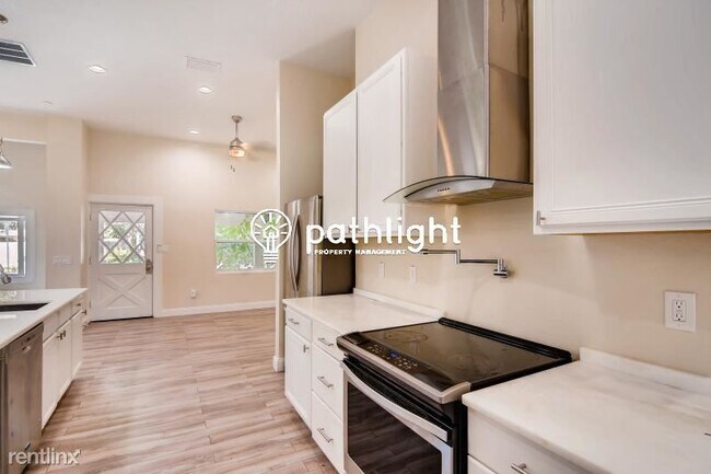 Building Photo - 3 br, 2 bath House - 1912 Carrigan Ave UNIT