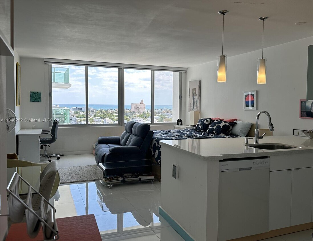 Foto principal - 1000 West Ave