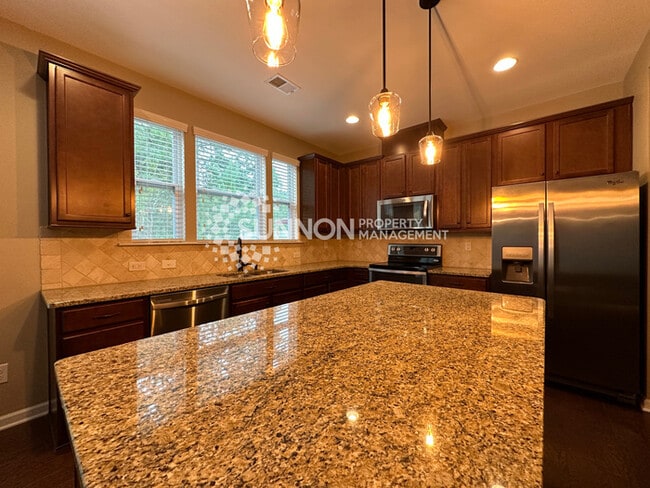 Building Photo - Upgraded Townhome in Berewick