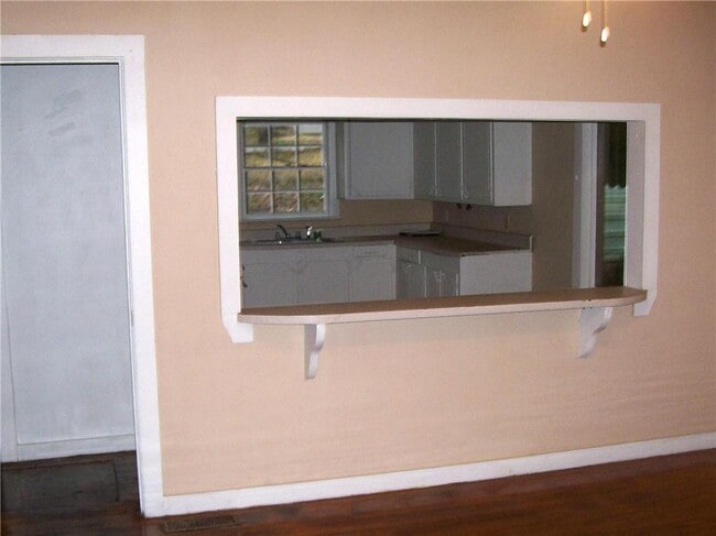 Building Photo - 35 Ryan St