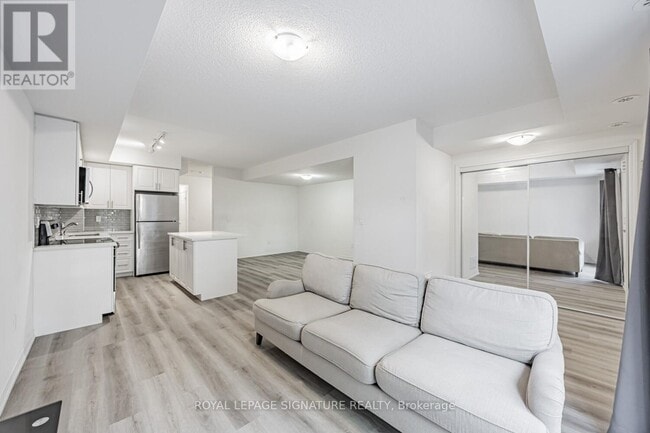 Building Photo - 510-510 Kingbird Grove
