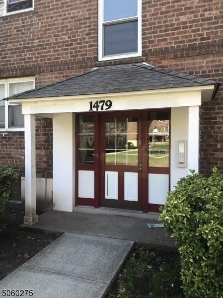 Building Photo - 1479 Terrace Cir