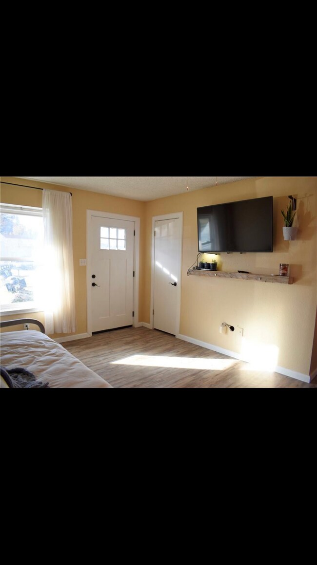 Building Photo - 711 Holsey Dr