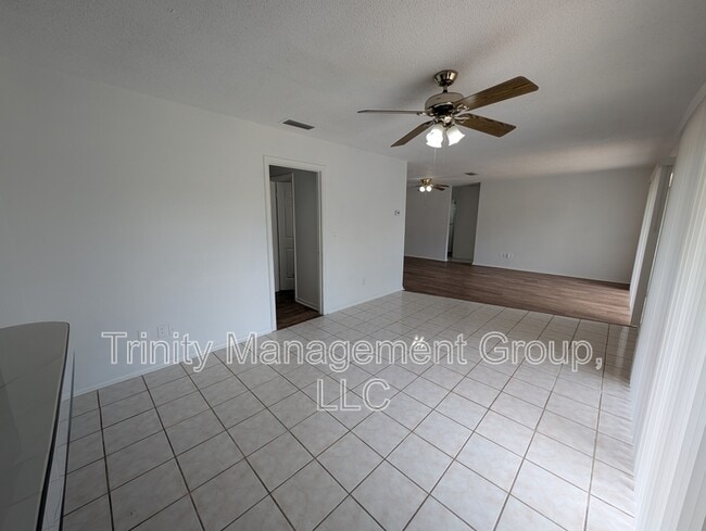 Foto del edificio - 1101 Lodge Cir
