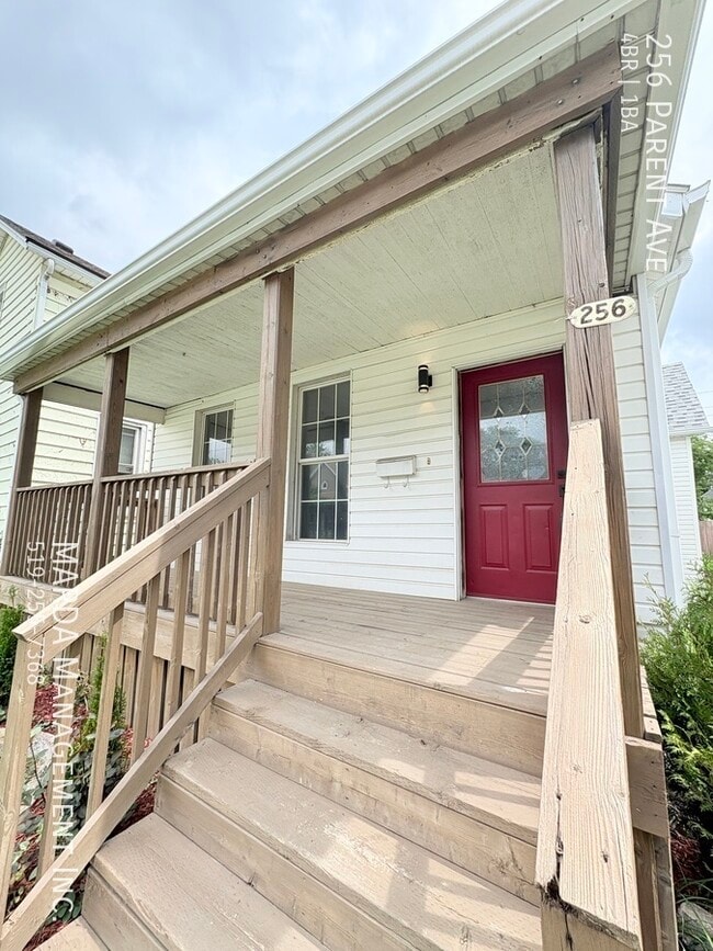 Building Photo - BEAUTIFULLY RENOVATED 4 BEDROOM 1 BATHROOM...