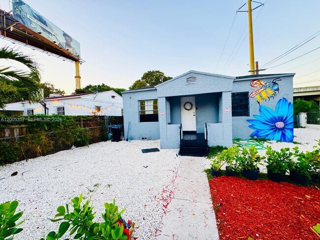 Foto del edificio - 301 NW 37th St