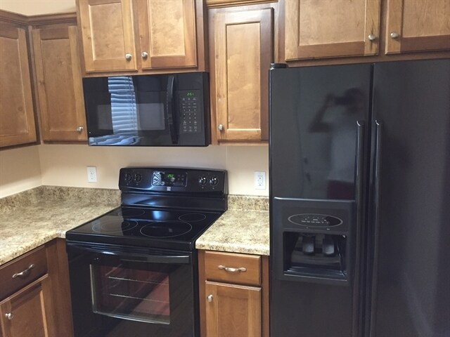 Foto del edificio - 83 Ristona Dr